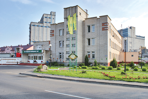 Фасад здания завода